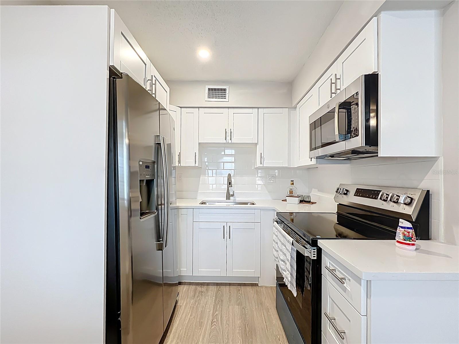 Image 5 of 20 For 250 Rosery Road Nw 202