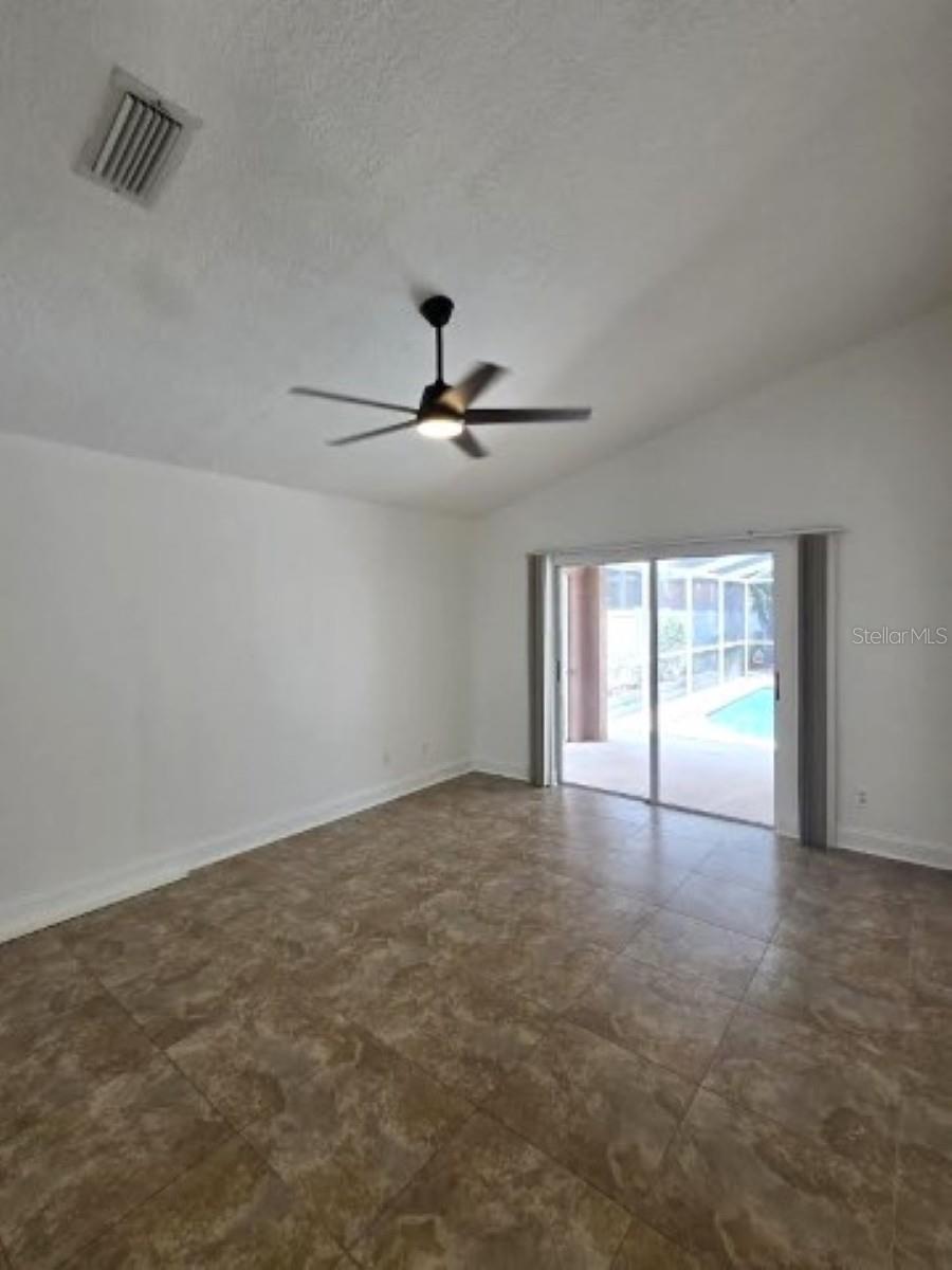Image 10 of 48 For 18005 Palm Breeze Drive