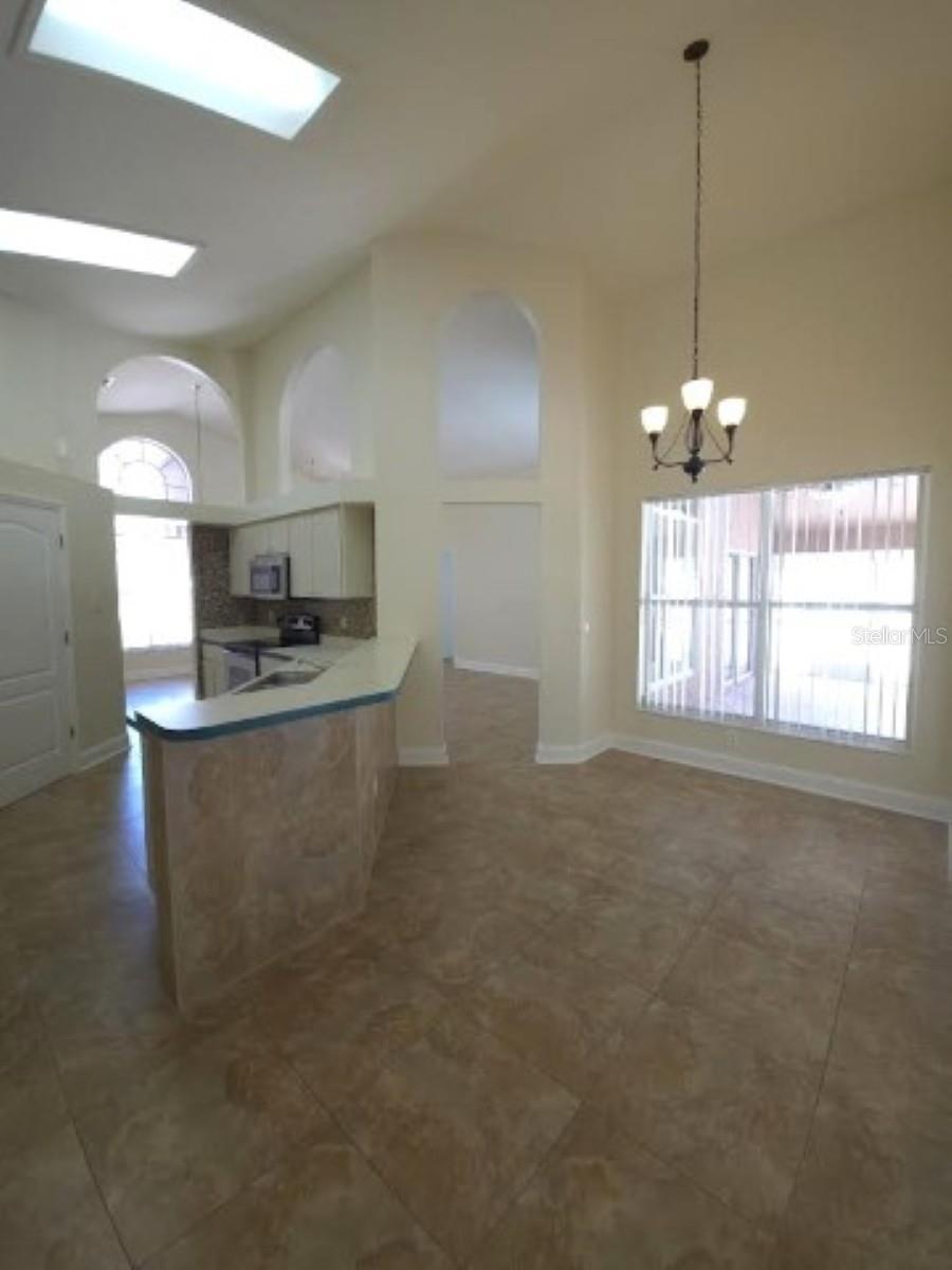 Image 18 of 48 For 18005 Palm Breeze Drive