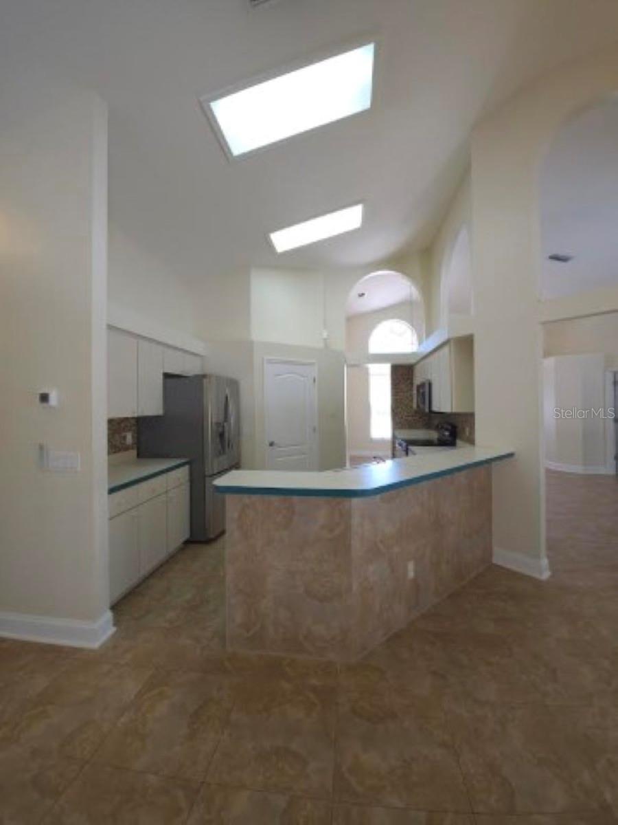 Image 23 of 48 For 18005 Palm Breeze Drive