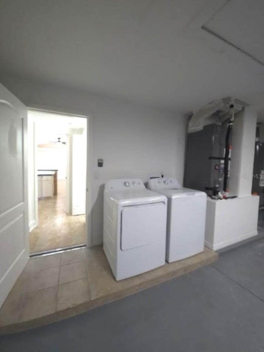 Image 39 of 48 For 18005 Palm Breeze Drive