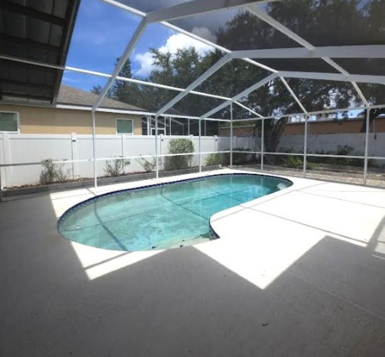 Image 43 of 48 For 18005 Palm Breeze Drive