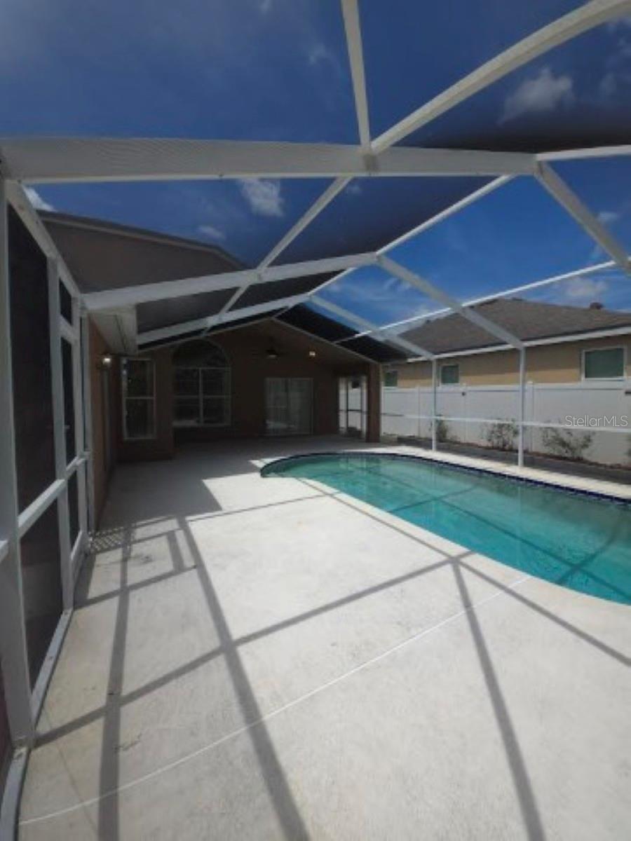 Image 44 of 48 For 18005 Palm Breeze Drive
