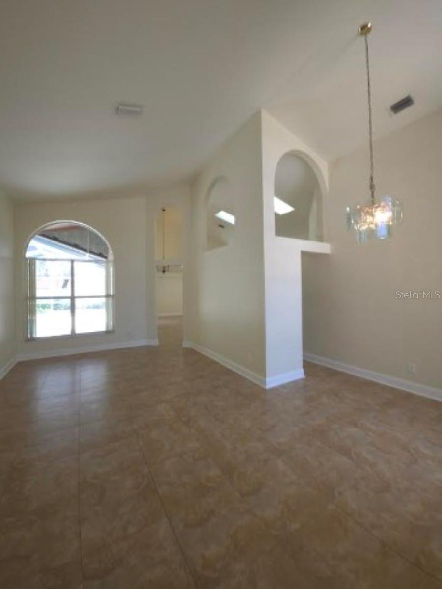 Image 5 of 48 For 18005 Palm Breeze Drive