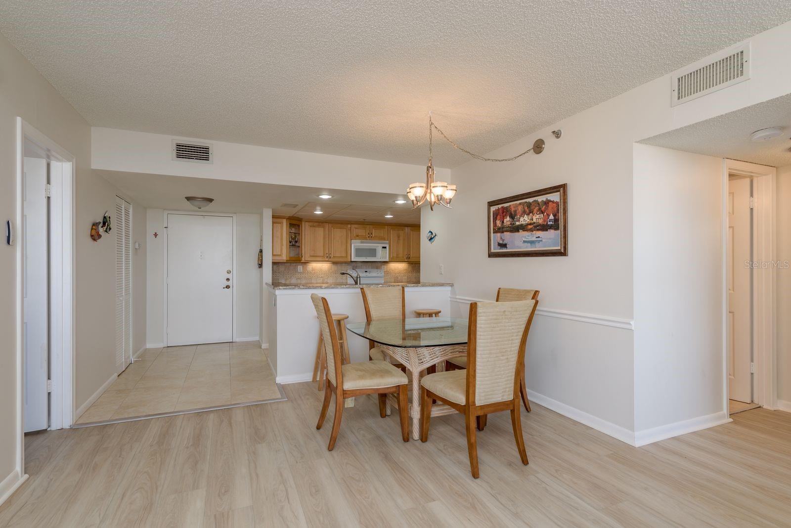 Image 10 of 36 For 6287 Bahia Del Mar Circle 905