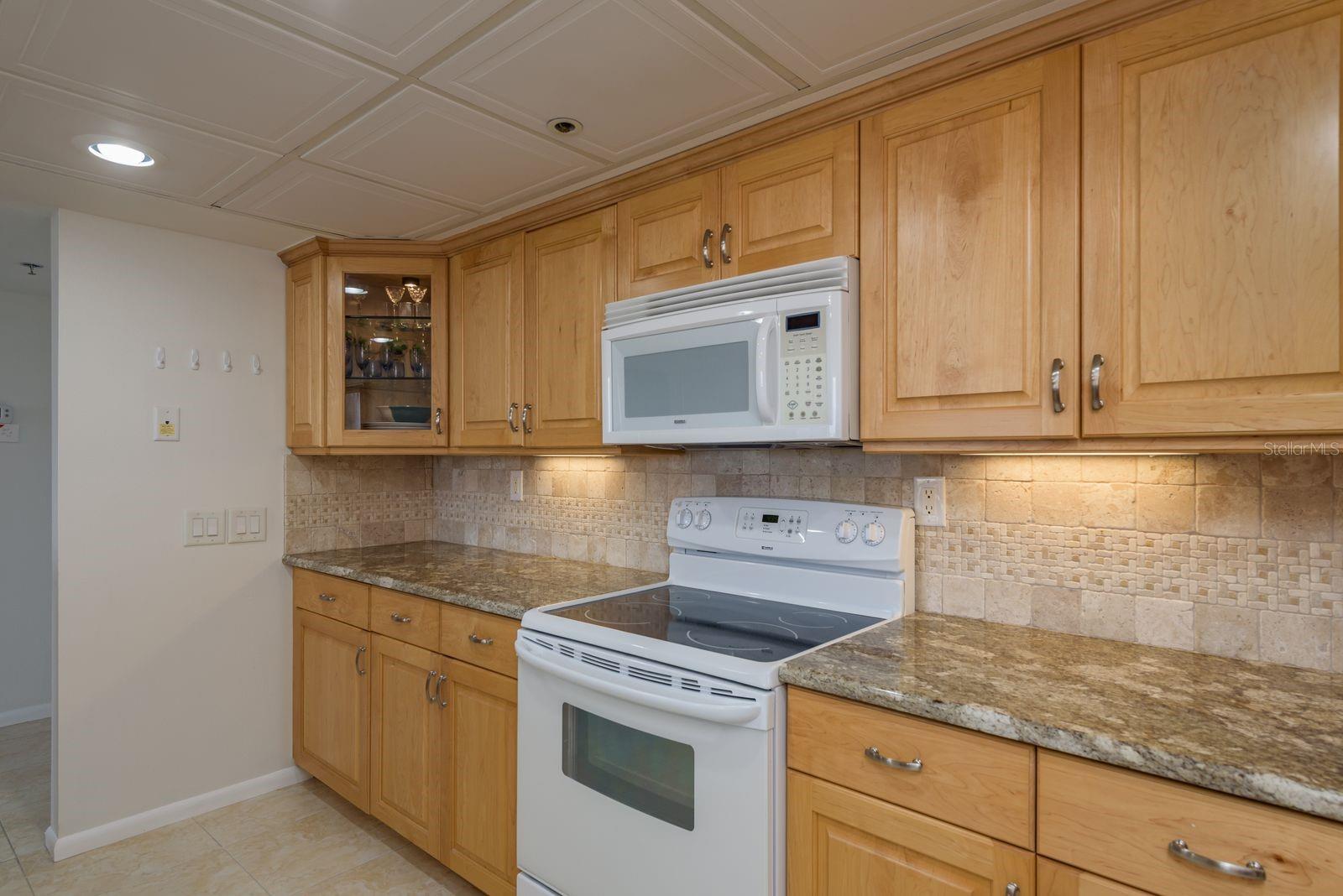 Image 13 of 36 For 6287 Bahia Del Mar Circle 905