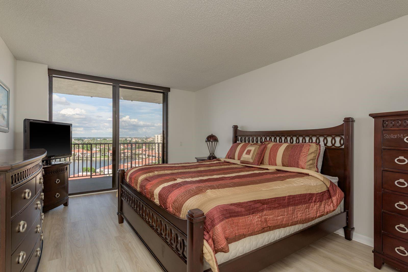 Image 14 of 36 For 6287 Bahia Del Mar Circle 905