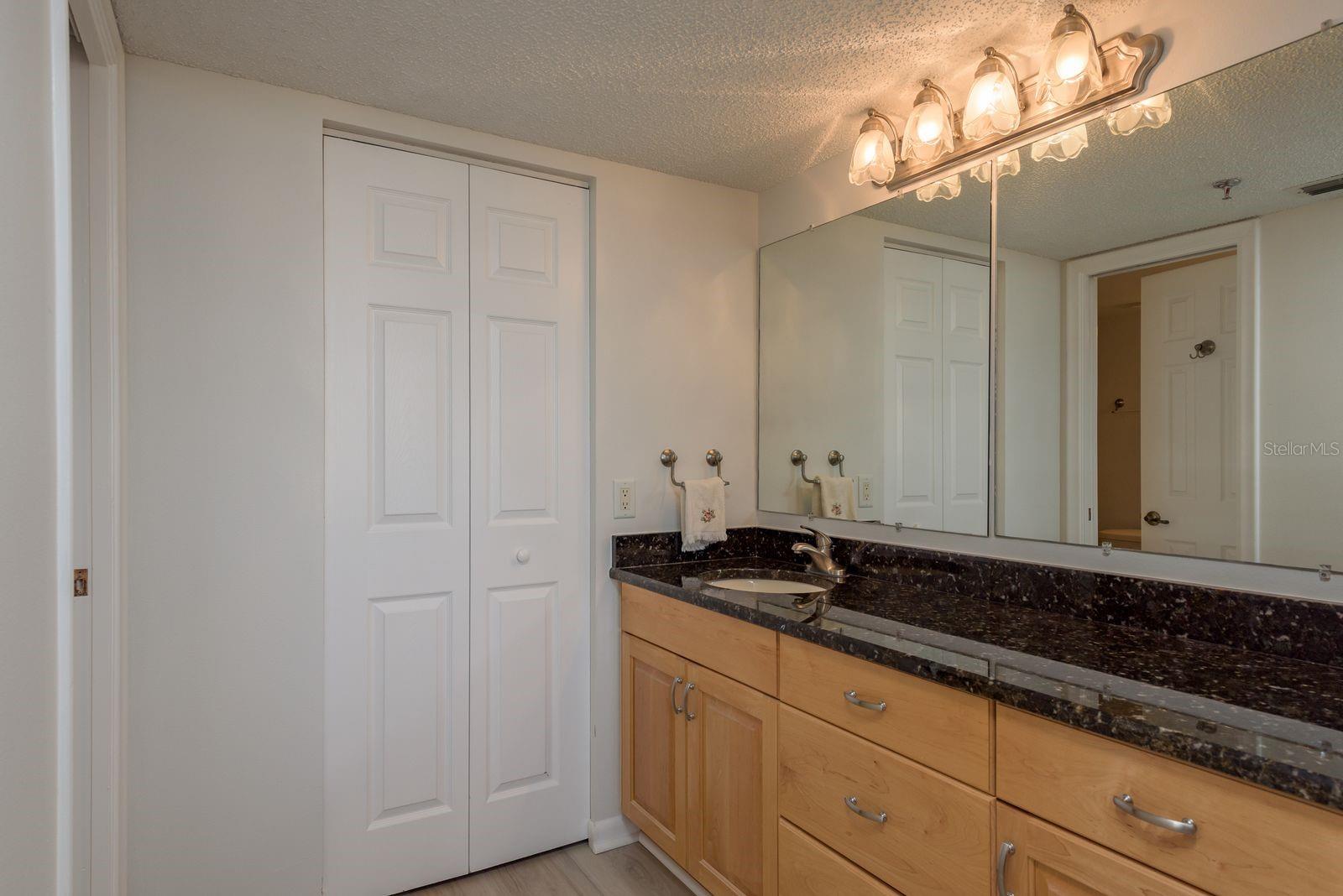 Image 19 of 36 For 6287 Bahia Del Mar Circle 905