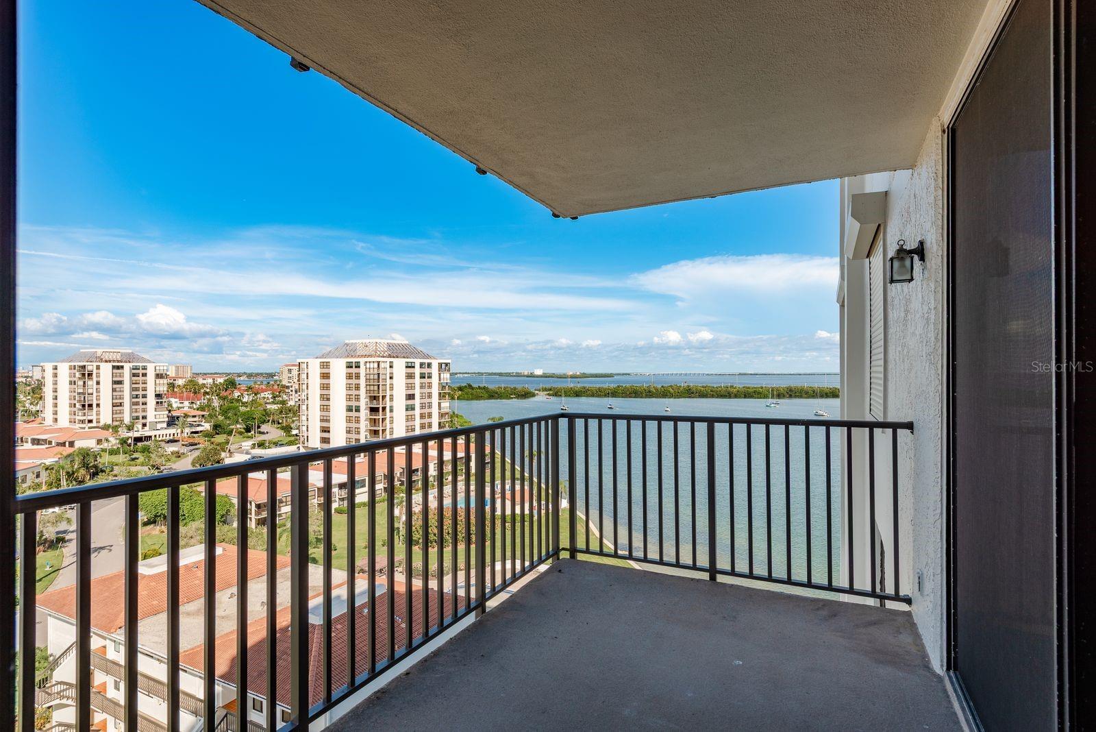 Image 23 of 36 For 6287 Bahia Del Mar Circle 905