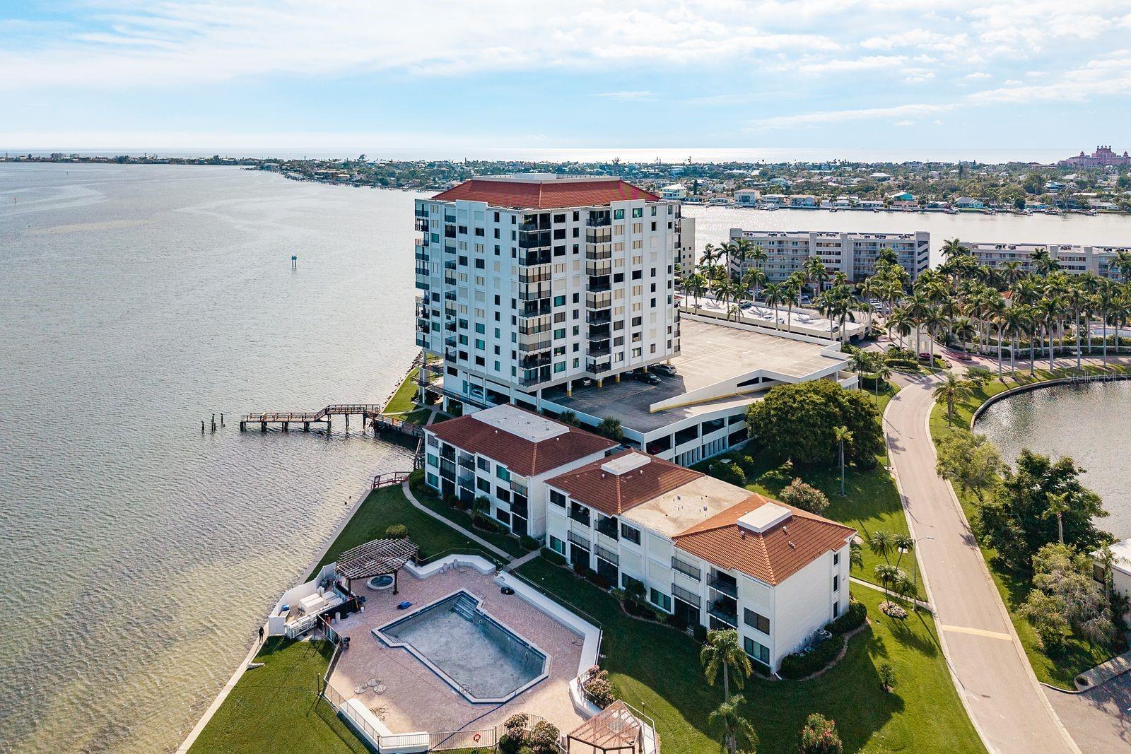 Image 38 of 44 For 6287 Bahia Del Mar Circle 905