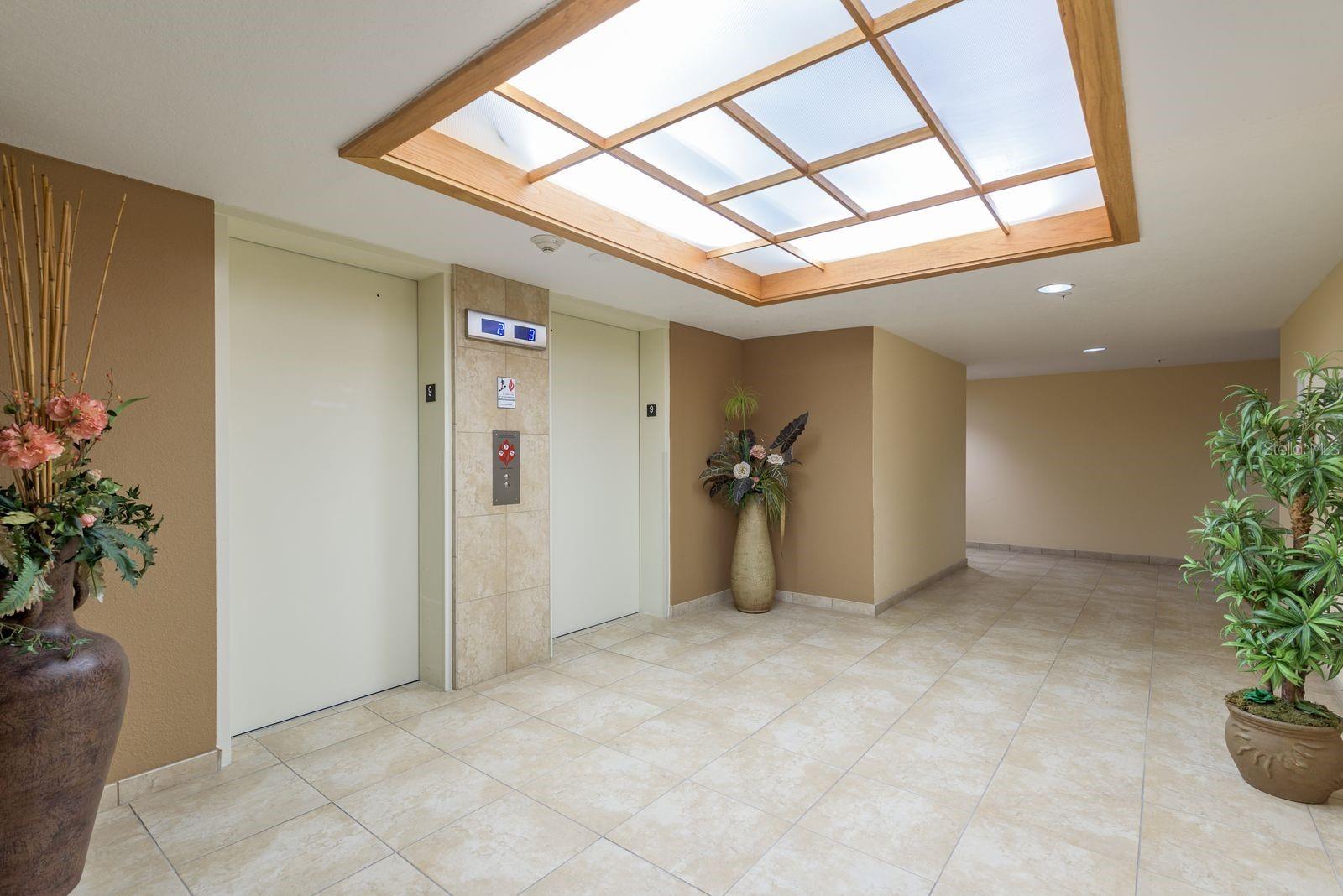 Image 4 of 36 For 6287 Bahia Del Mar Circle 905