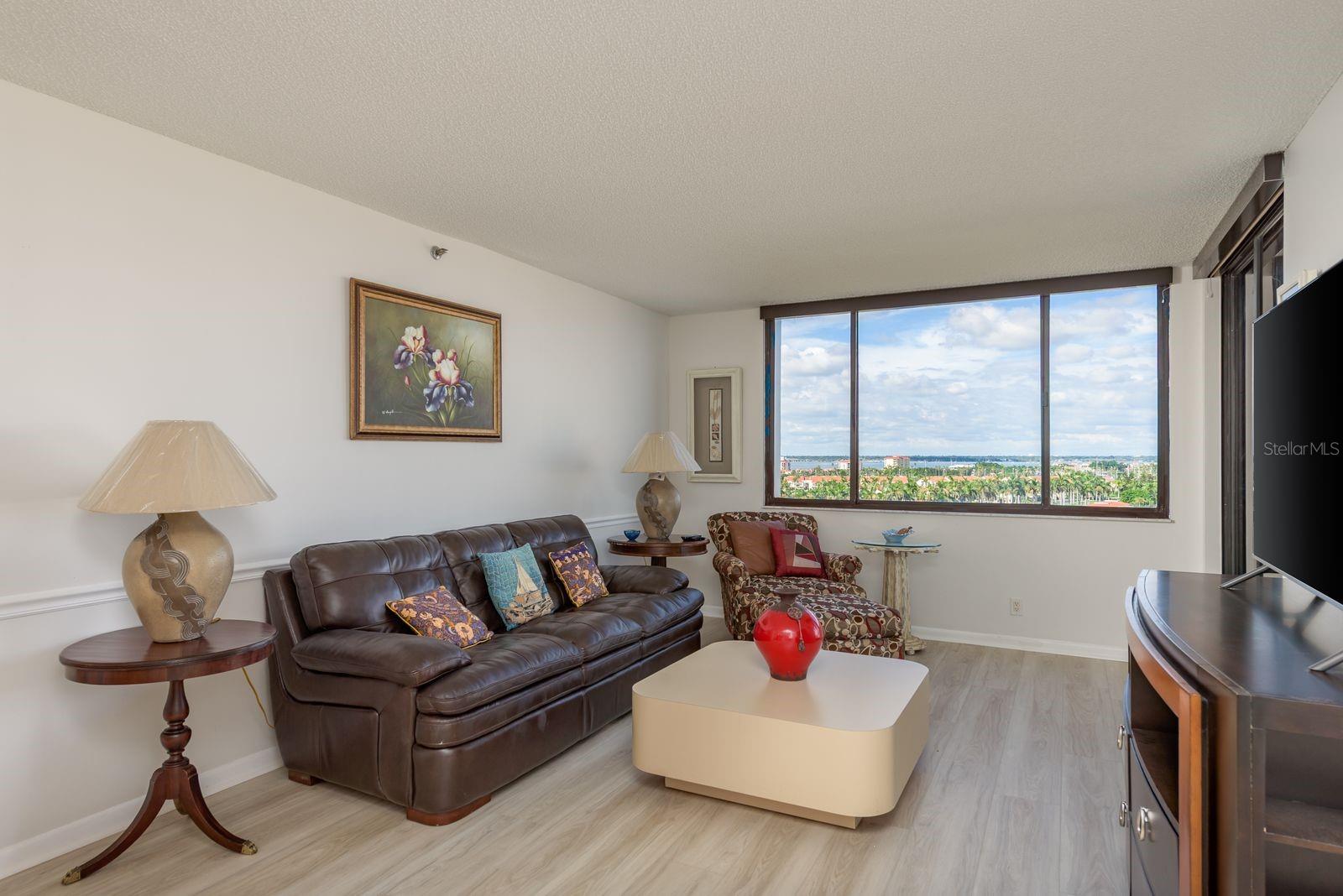Image 7 of 36 For 6287 Bahia Del Mar Circle 905