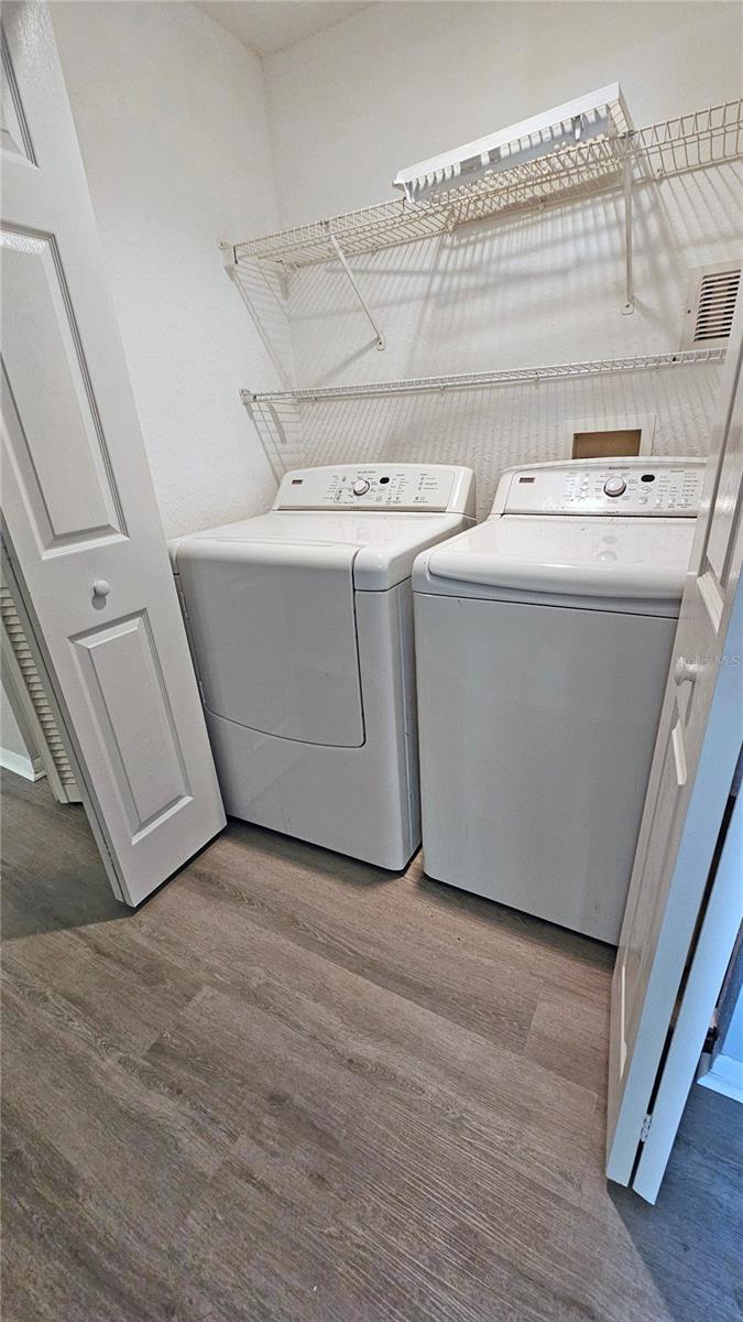 Listing photo id 11 for 9018 Lake Chase Island Way 9108