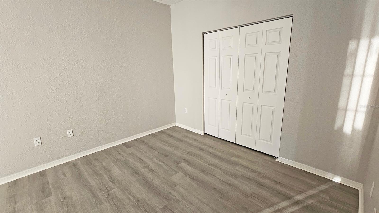 Listing photo id 14 for 9018 Lake Chase Island Way 9108