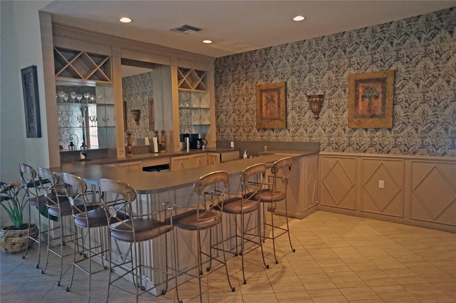 Listing photo id 20 for 9018 Lake Chase Island Way 9108