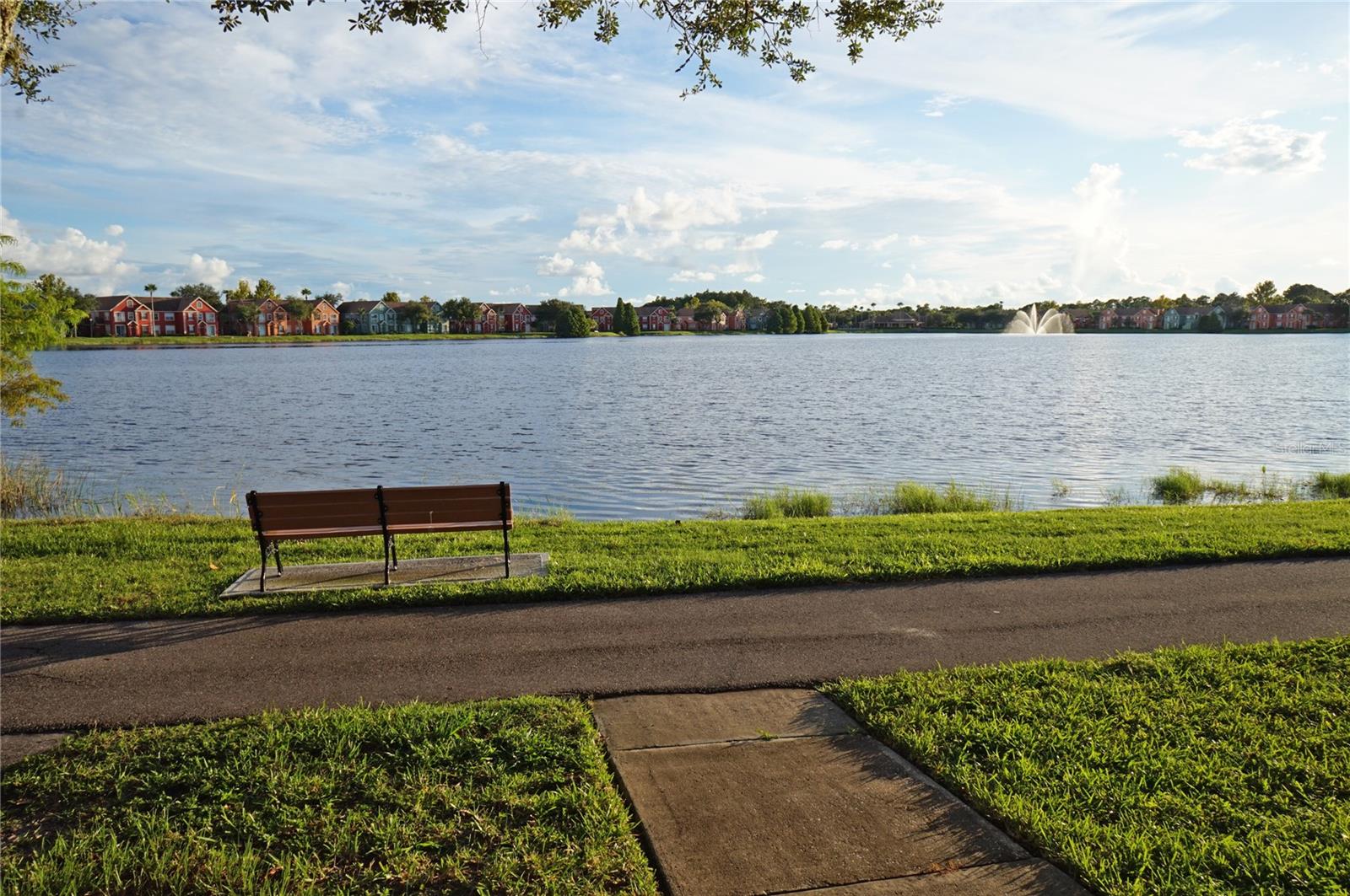 Listing photo id 24 for 9018 Lake Chase Island Way 9108