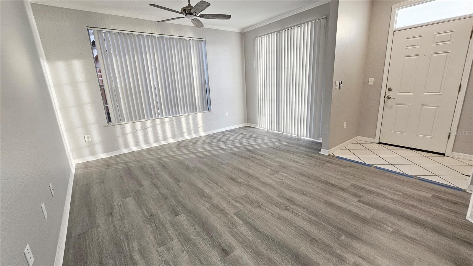 Listing photo id 1 for 9018 Lake Chase Island Way 9108