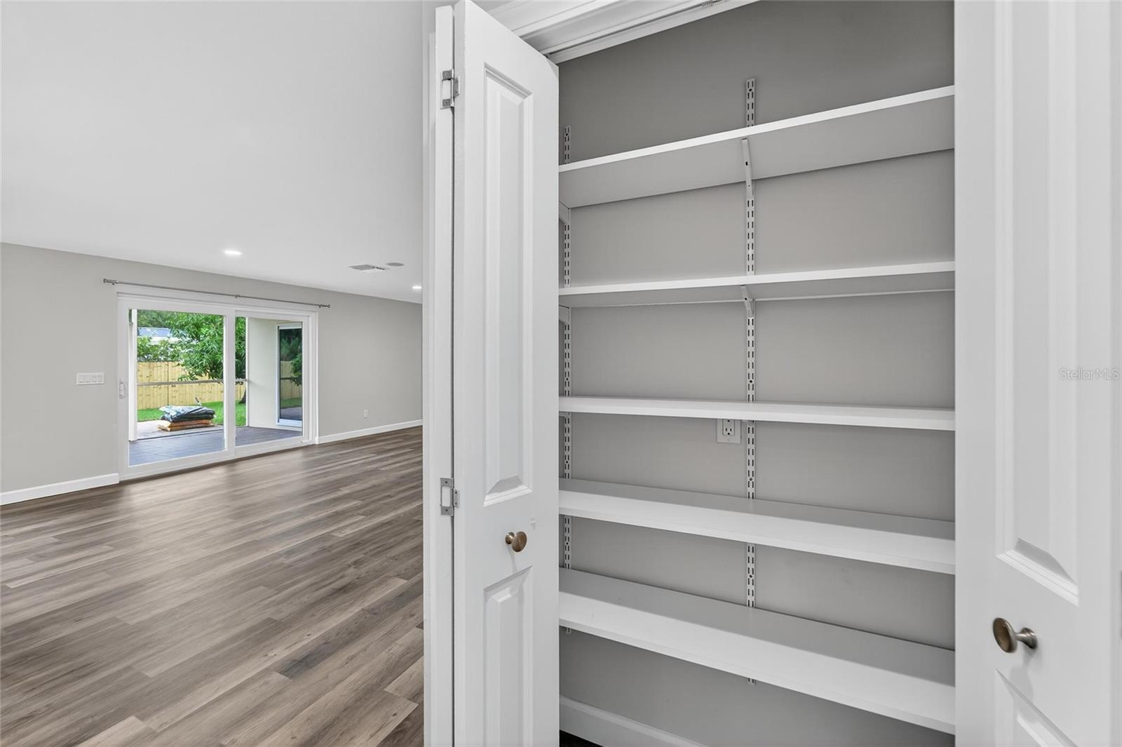Image 4 of 29 For 1472 Byram Drive