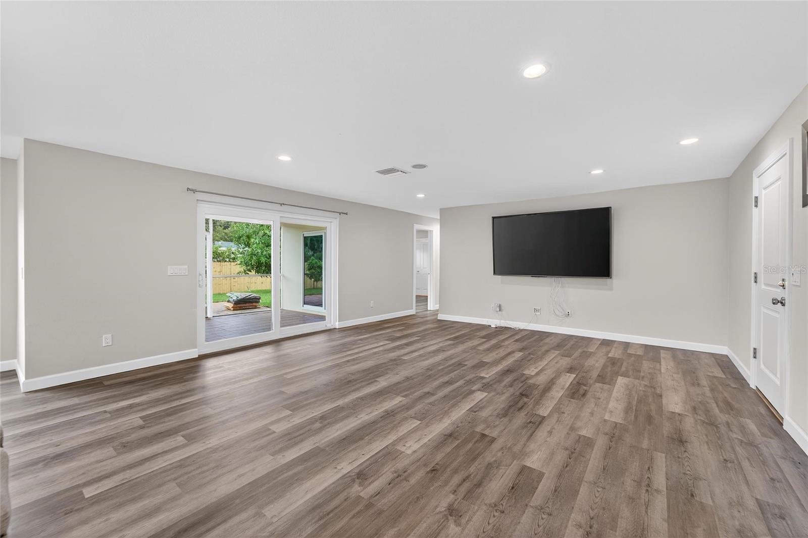 Image 8 of 29 For 1472 Byram Drive