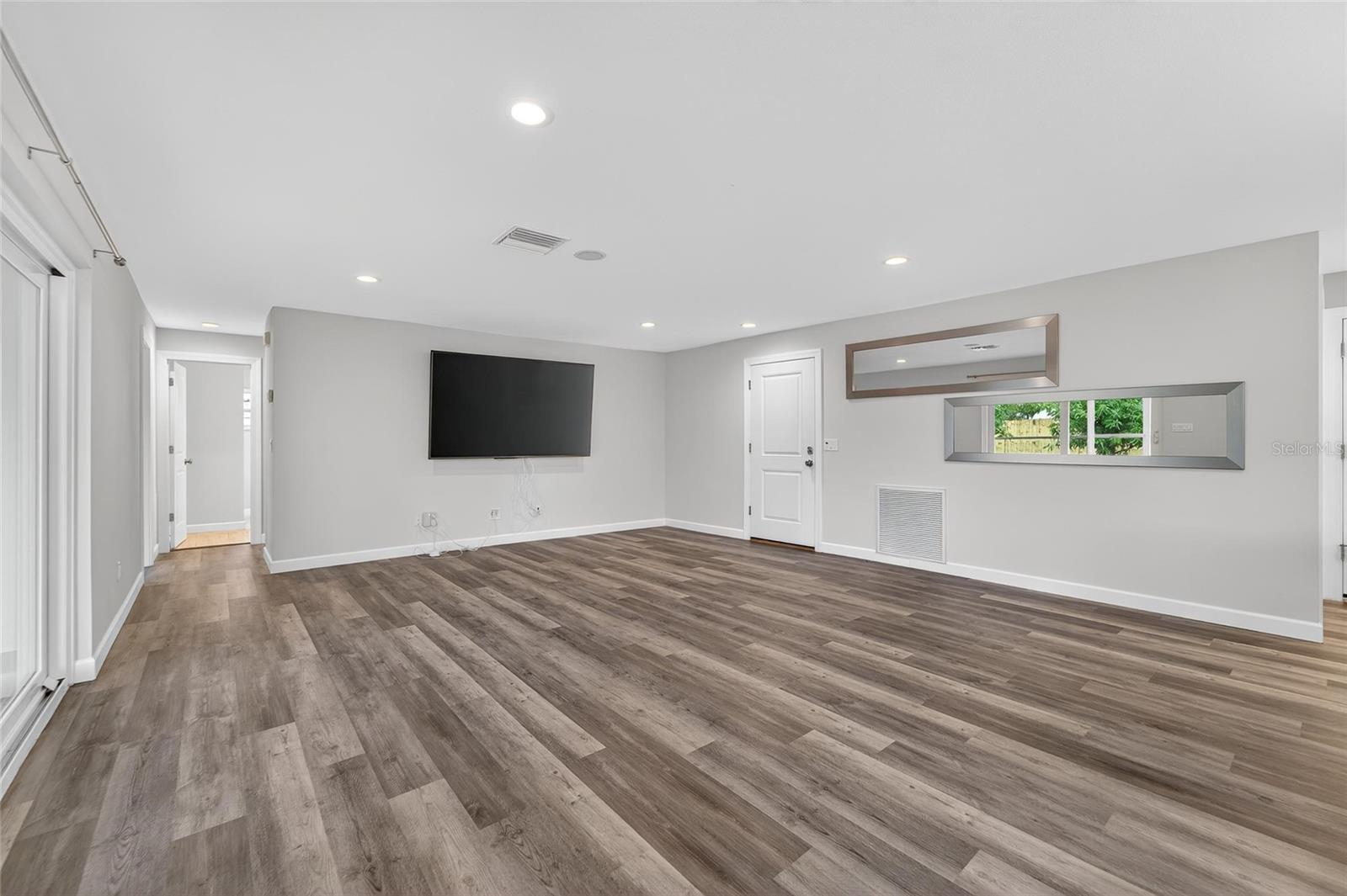 Image 9 of 29 For 1472 Byram Drive
