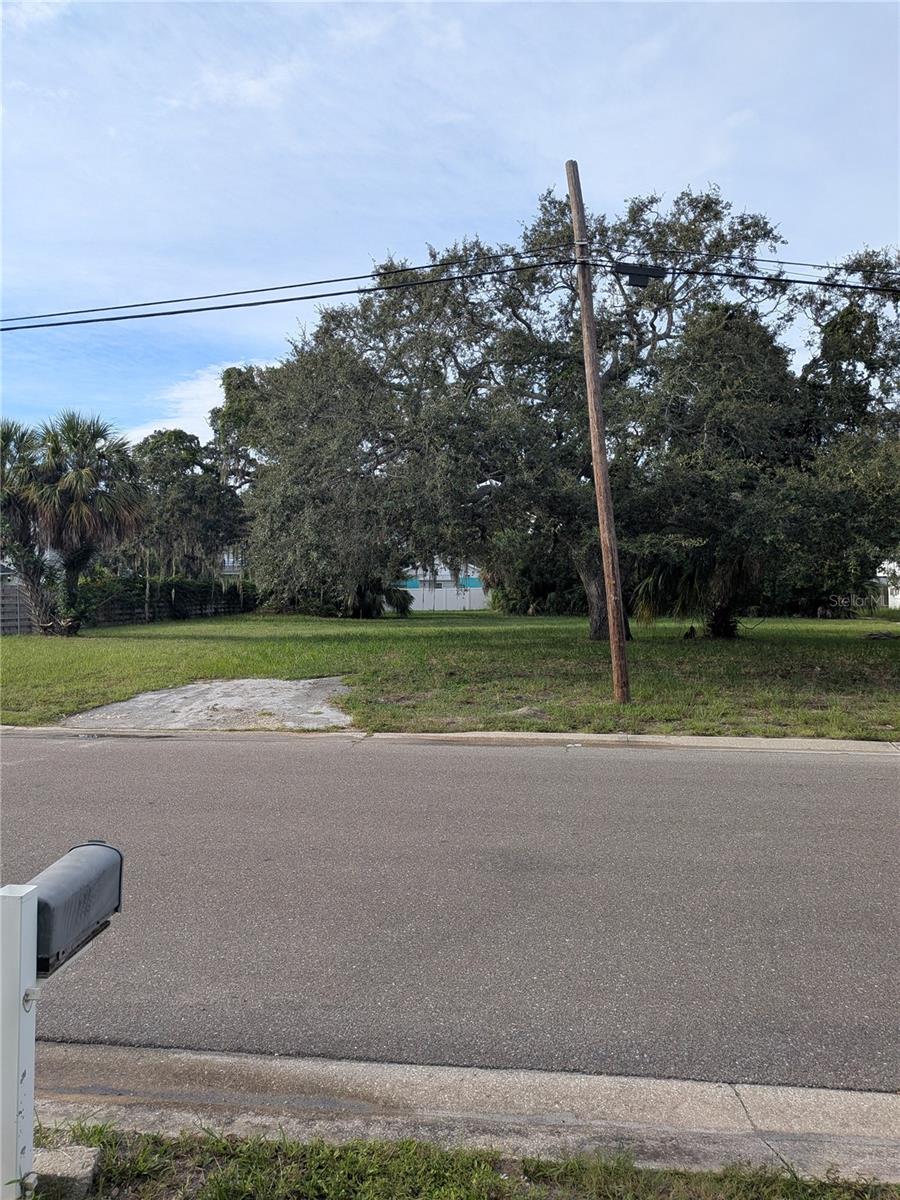 Image 2 of 9 For 731 36th Avenue S