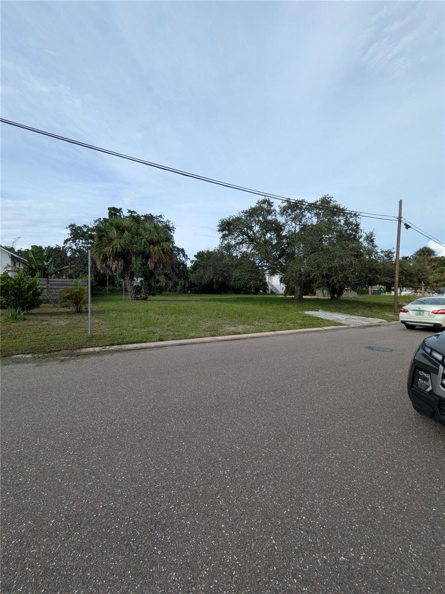 Image 5 of 9 For 731 36th Avenue S