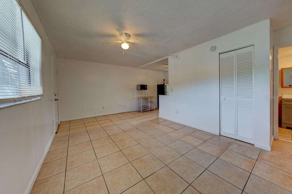 Image 5 of 9 For 2142 Bradford Street 306