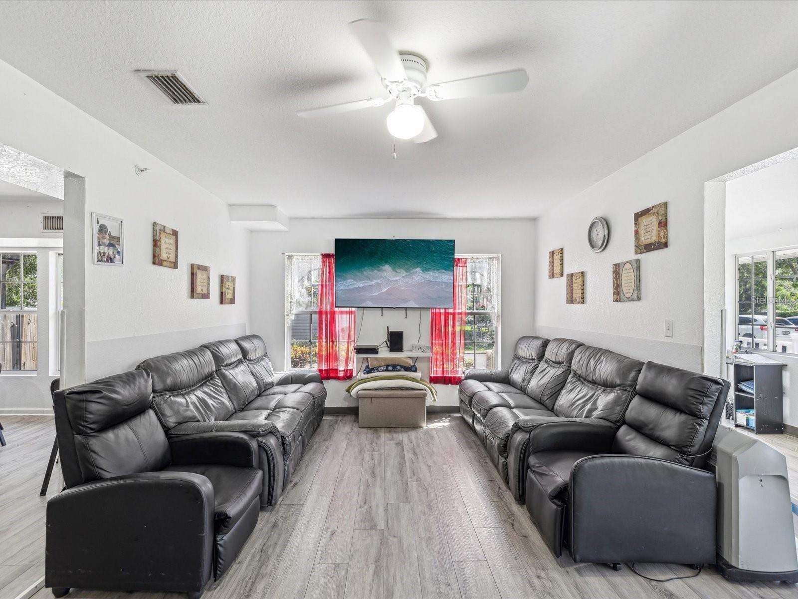 Image 16 of 22 For 1055 Philippe Parkway