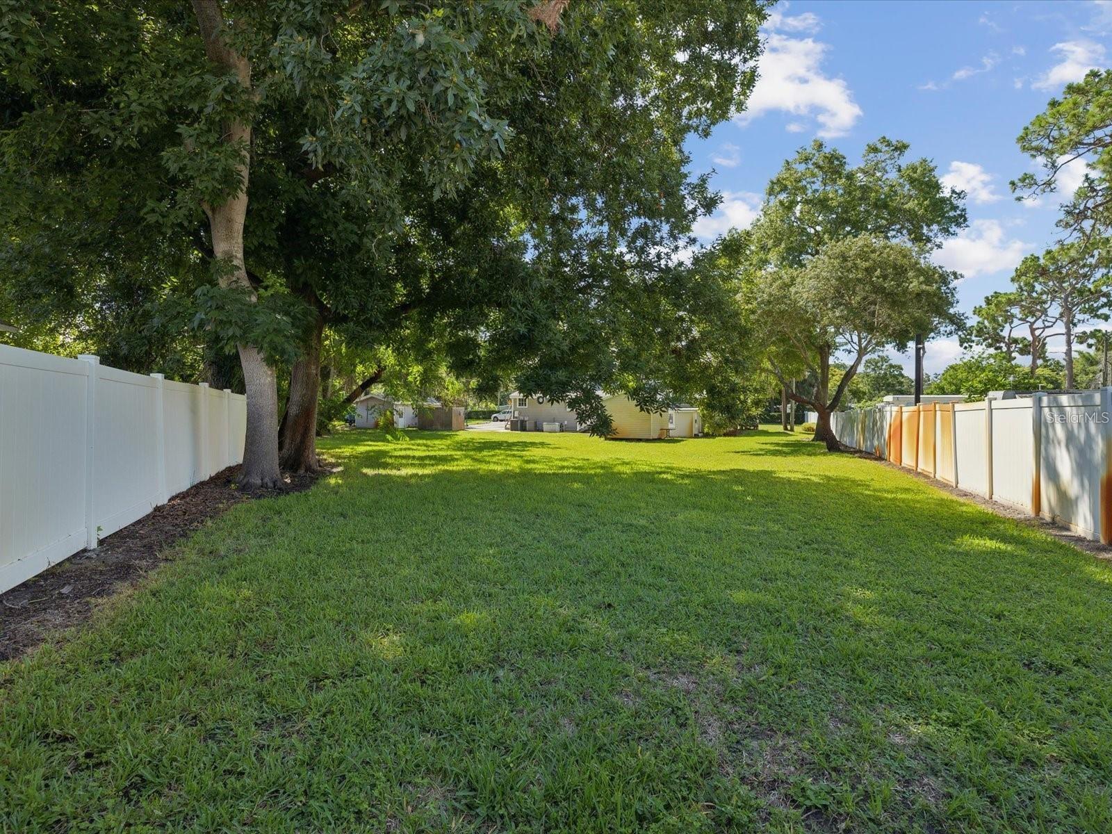 Image 8 of 22 For 1055 Philippe Parkway