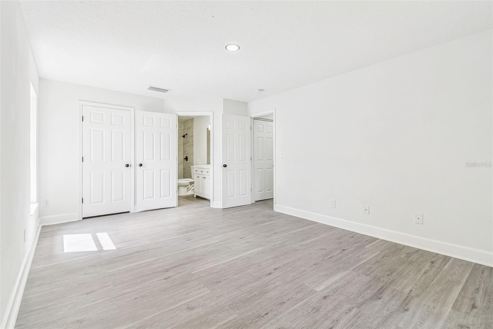Image 17 of 28 For 3632 Comanche Avenue
