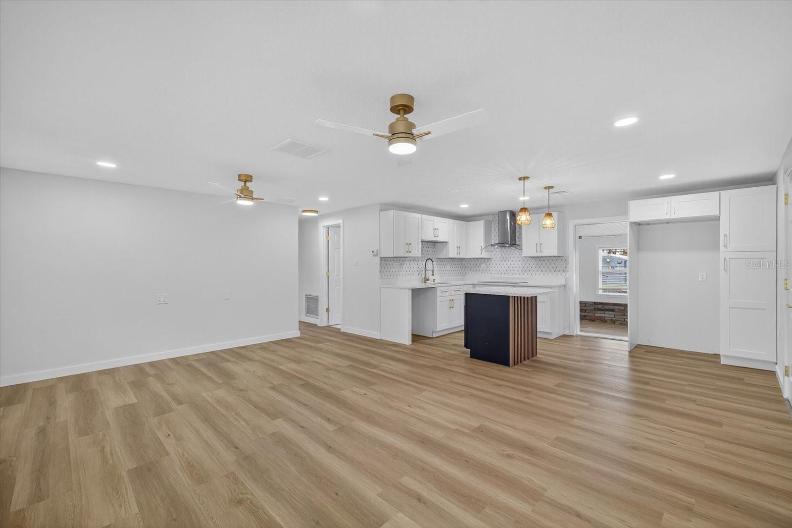 Image 6 of 54 For 7239 Maryland Avenue