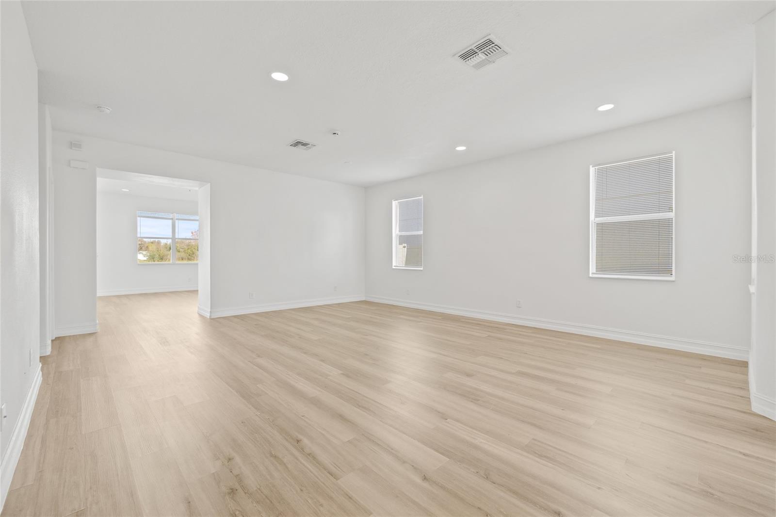 Image 4 of 49 For 17507 Balmaha Drive