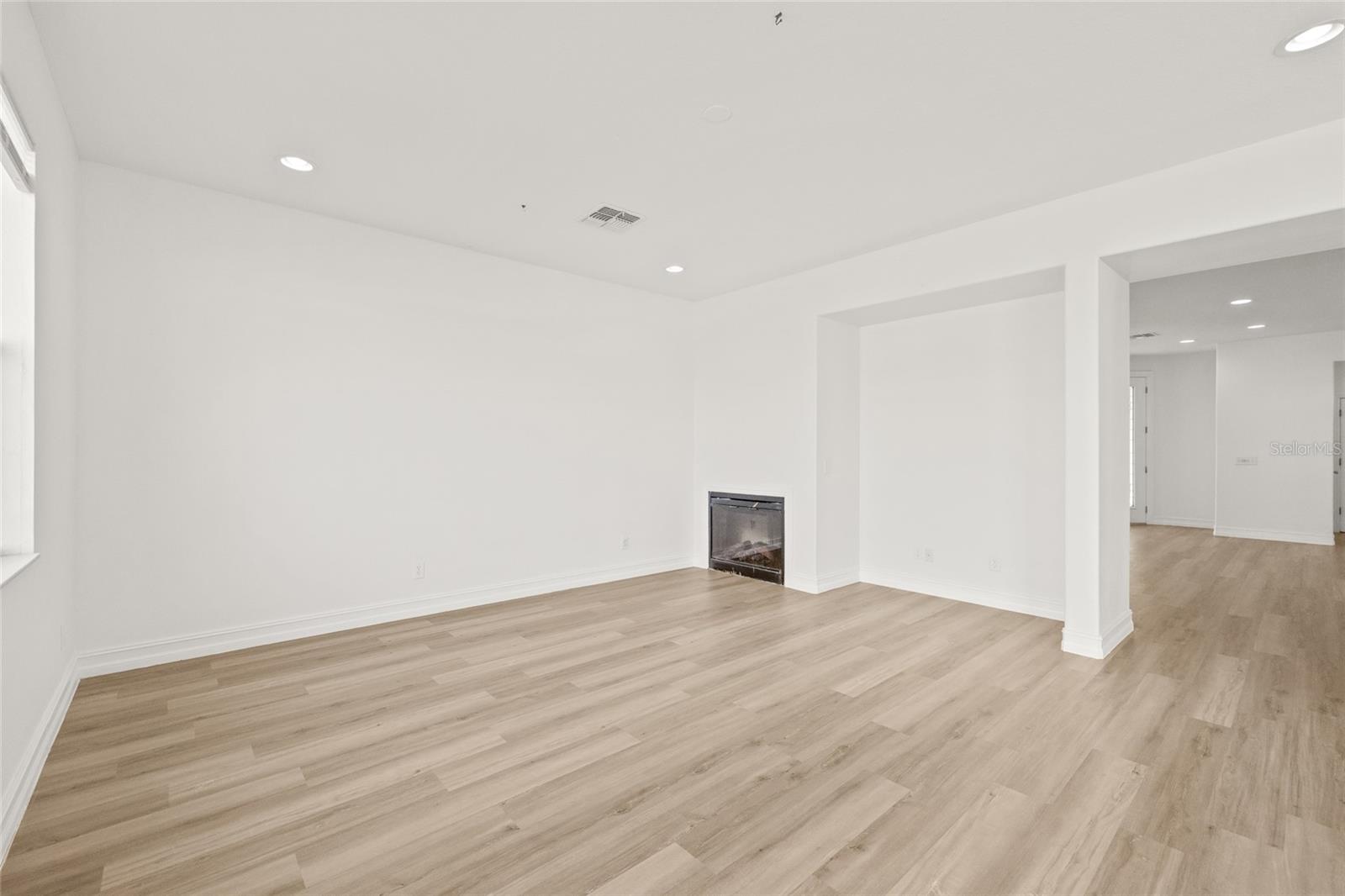 Image 9 of 49 For 17507 Balmaha Drive