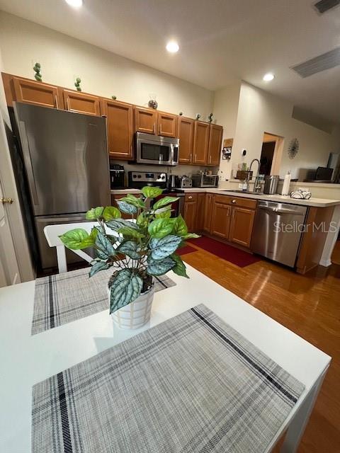 Listing photo id 11 for 2900 Banyan Hill Lane