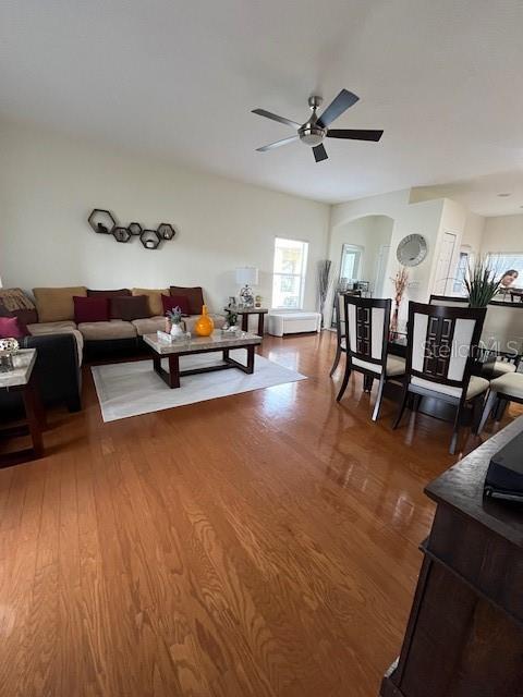 Listing photo id 3 for 2900 Banyan Hill Lane