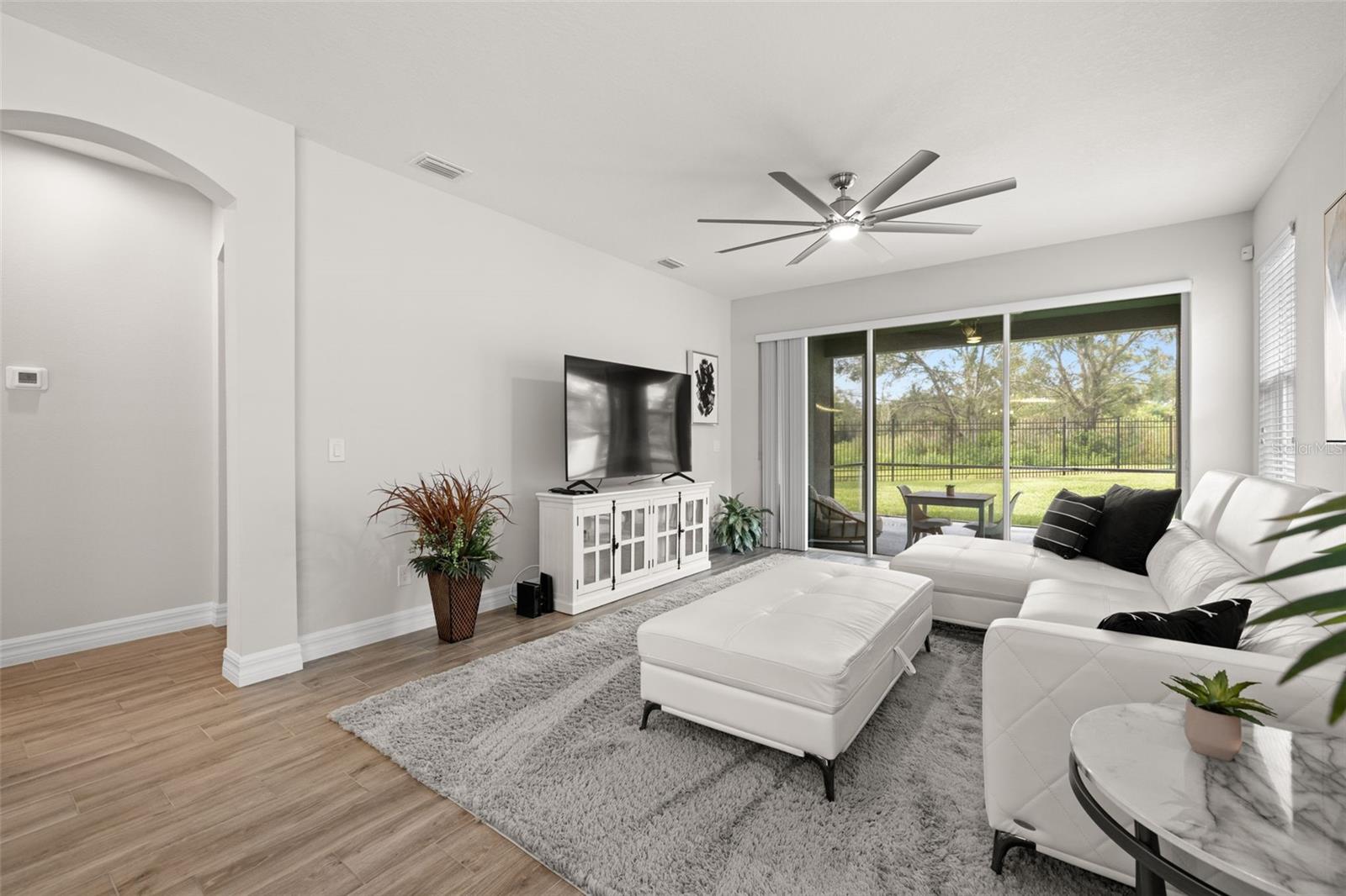 Image 14 of 45 For 274 Villa Luna Lane