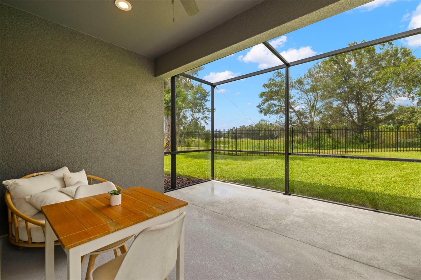 Image 32 of 45 For 274 Villa Luna Lane