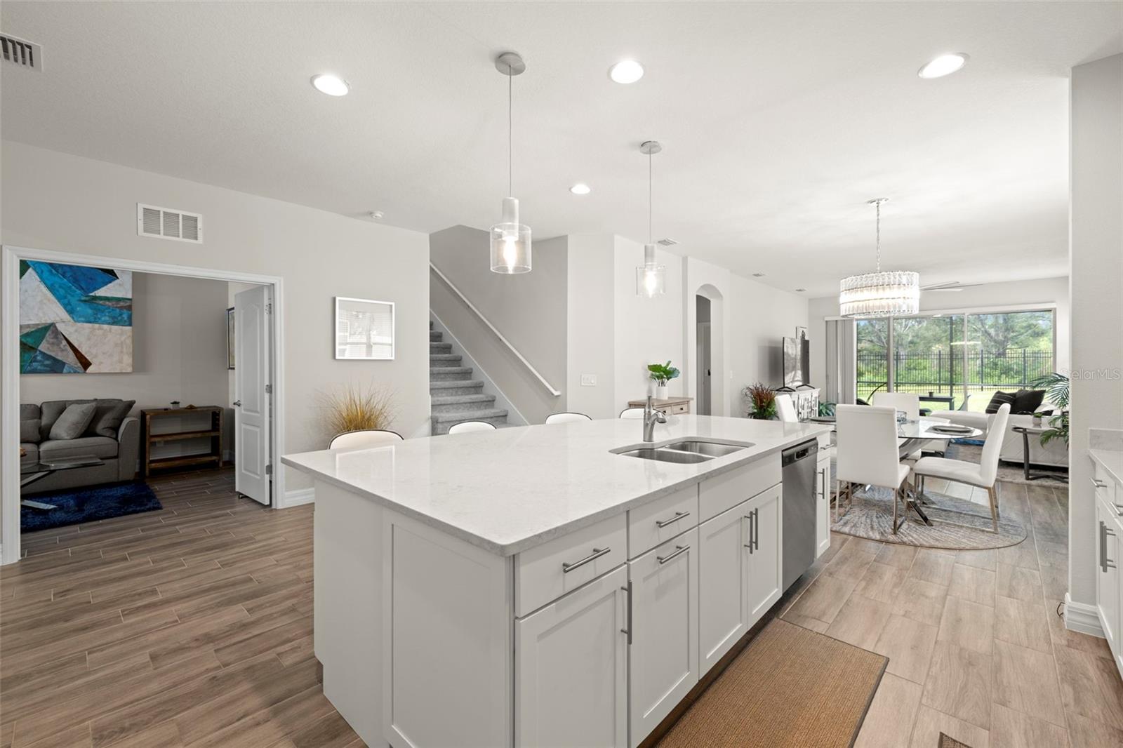 Image 7 of 45 For 274 Villa Luna Lane