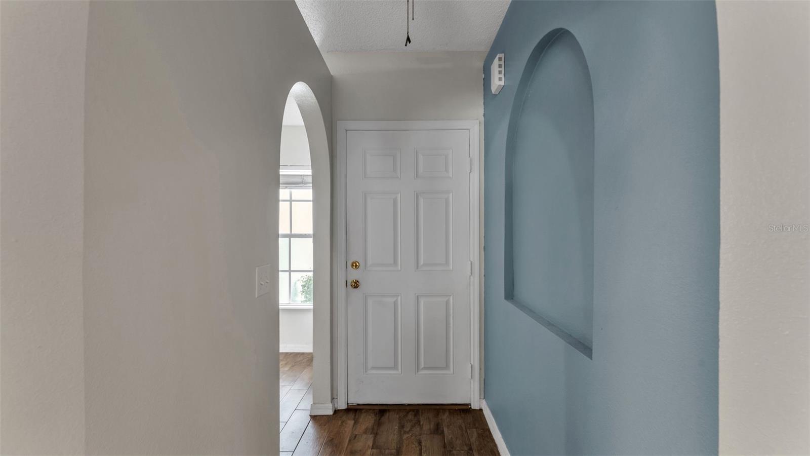 Image 4 of 39 For 1429 Country Chase Drive
