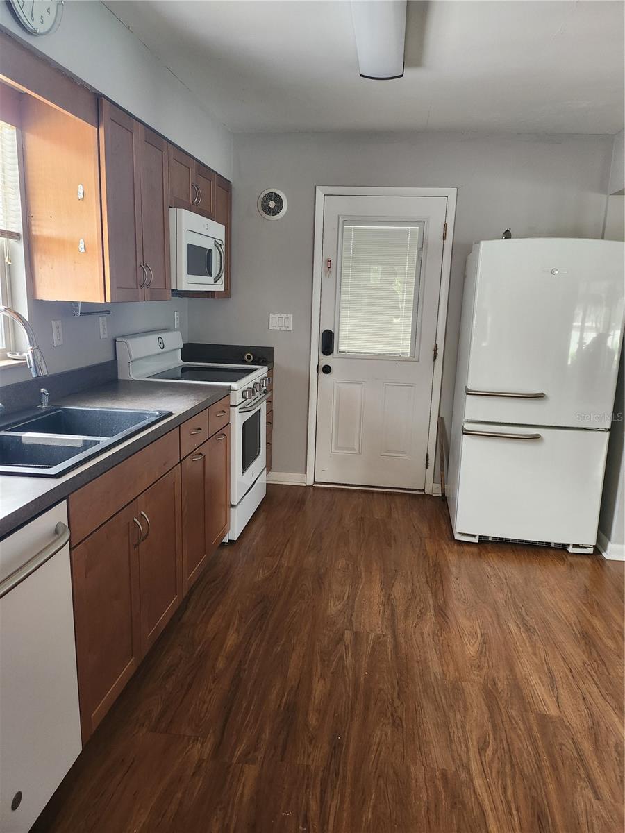 Image 15 of 21 For 507 12th Street Nw