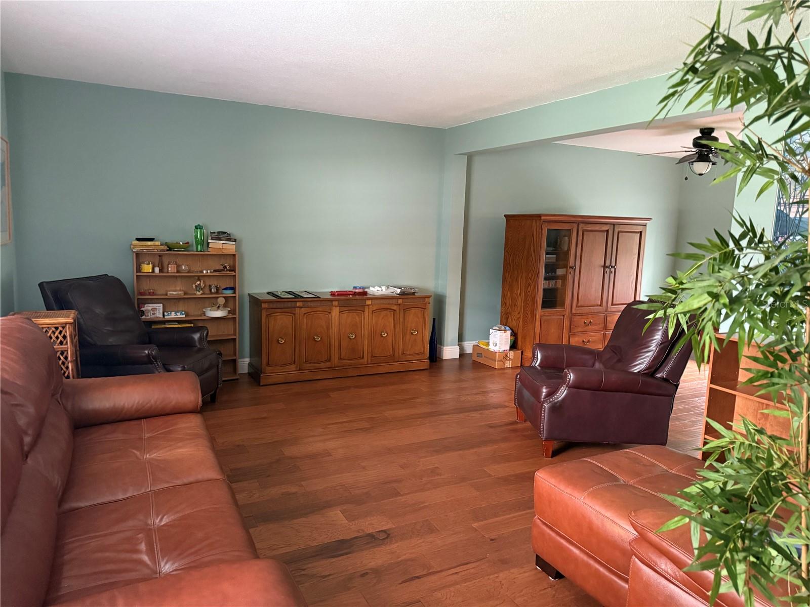 Image 3 of 16 For 4416 Summer Oak Drive