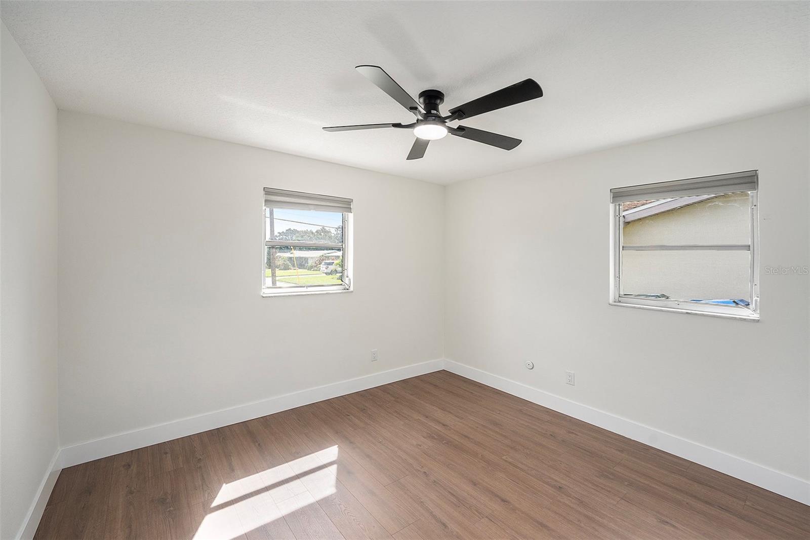 Image 17 of 27 For 1562 S Lake Ave