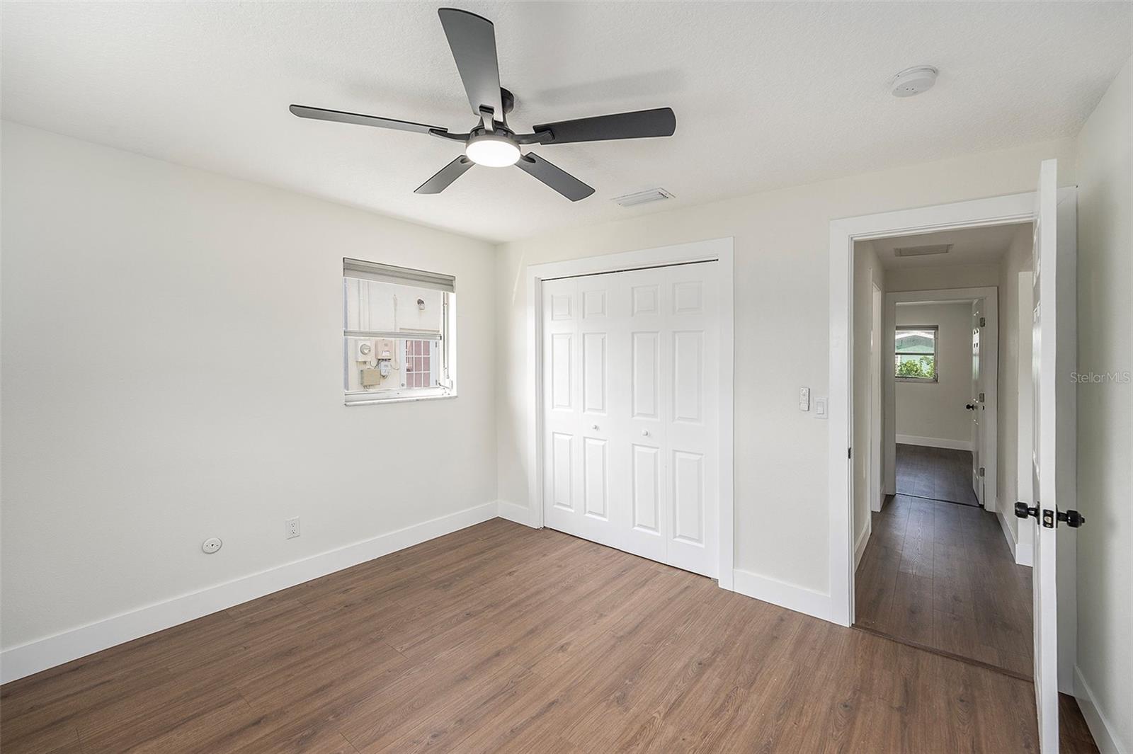 Image 18 of 27 For 1562 S Lake Ave