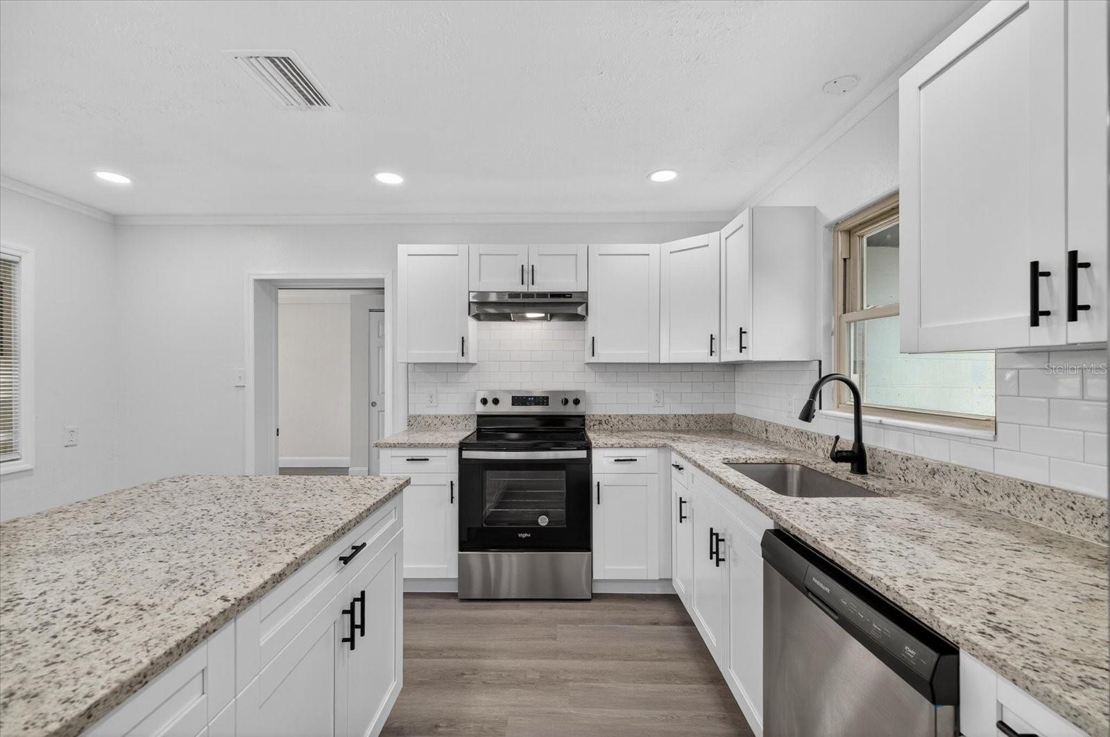 Image 13 of 38 For 15306 16th Street