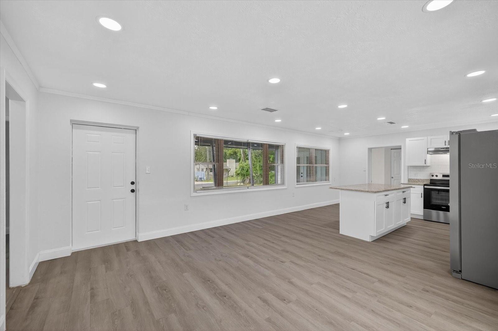 Image 15 of 38 For 15306 16th Street