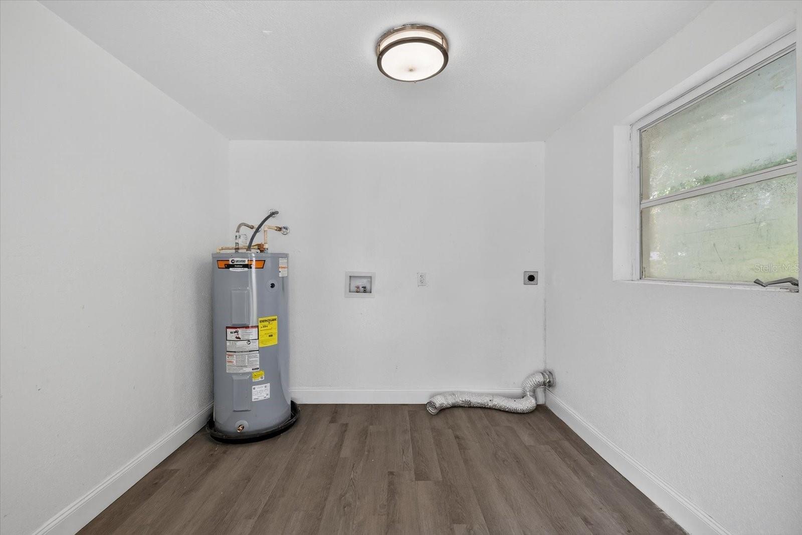 Image 32 of 38 For 15306 16th Street
