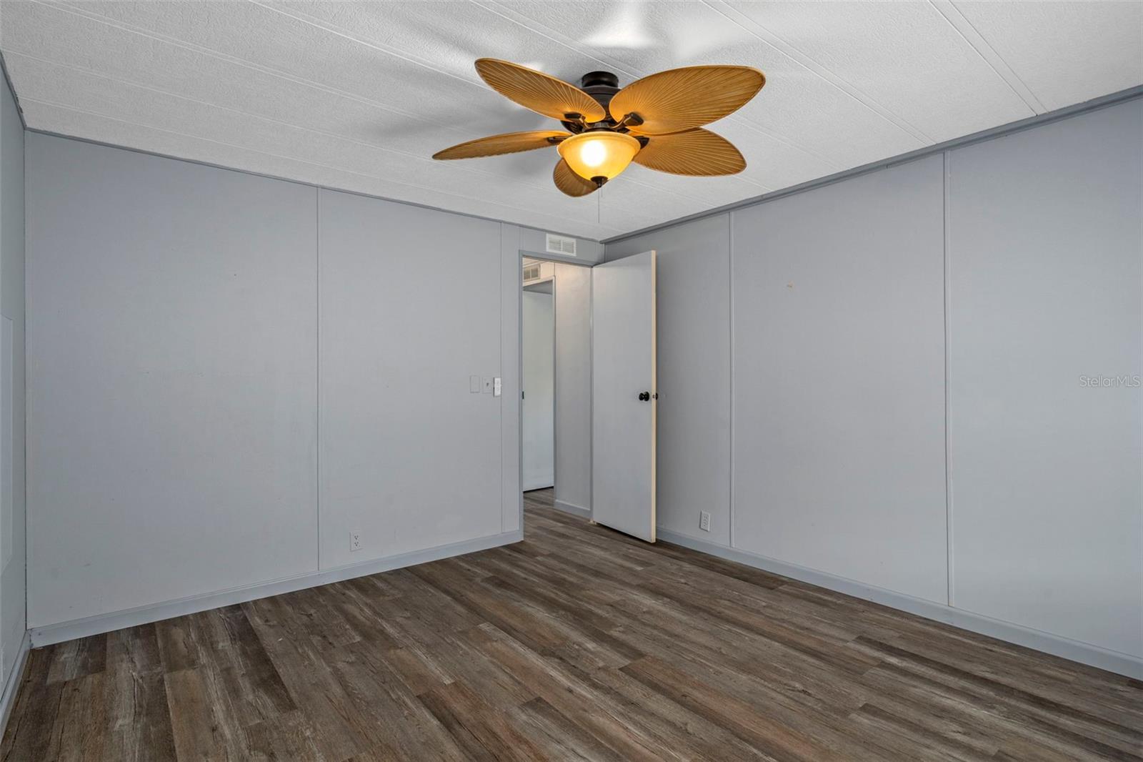 Image 30 of 47 For 8050 Eastern Circle Drive