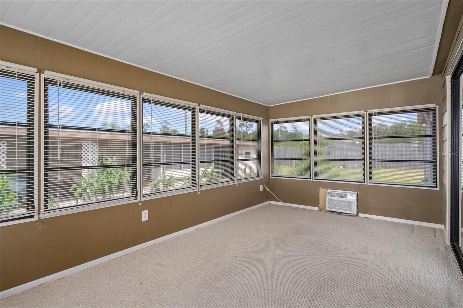 Image 7 of 47 For 8050 Eastern Circle Drive