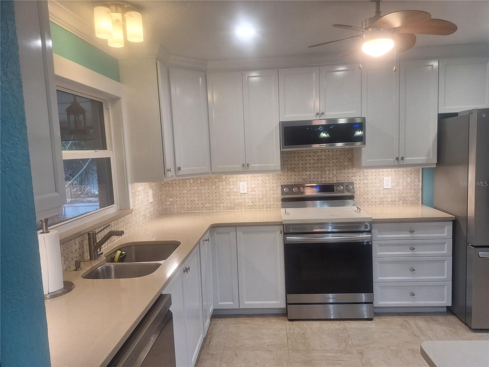 Image 14 of 64 For 9613 Leeward Avenue