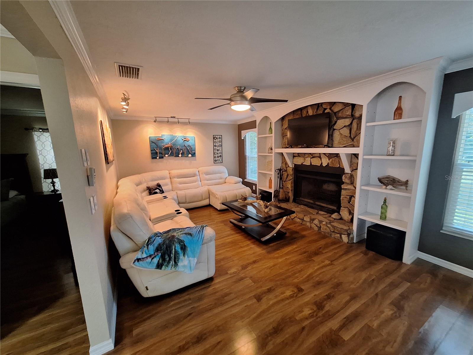 Image 33 of 64 For 9613 Leeward Avenue